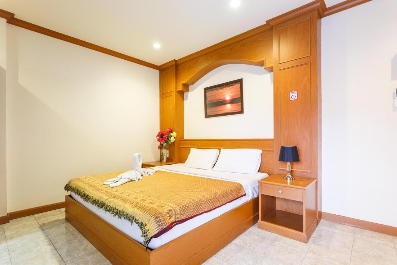 Oyo 739 Presley Guesthouse Phuket Patong Eksteriør billede