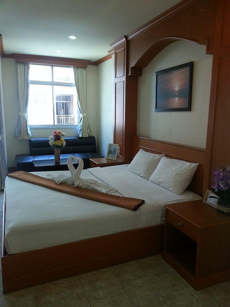 Oyo 739 Presley Guesthouse Phuket Patong Eksteriør billede